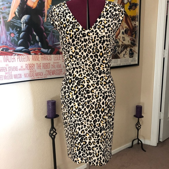 H&M Dresses & Skirts - H&M leopard print fitted dress